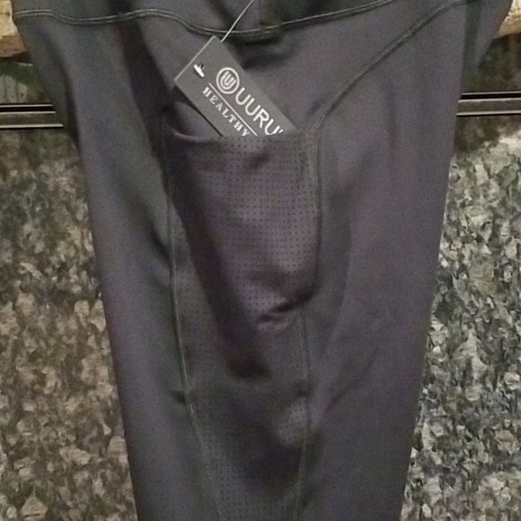 NWT Uurun Workout Capris - Picture 4 of 4